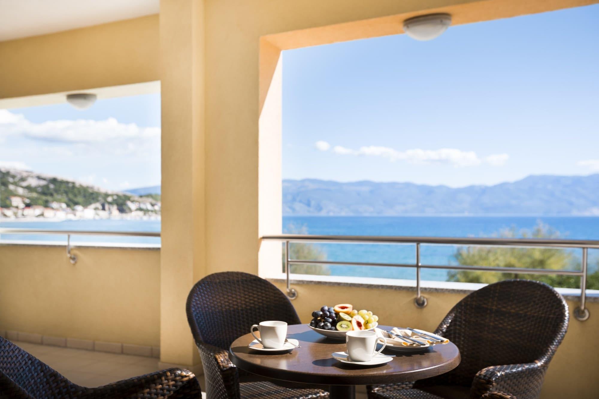 Valamar Atrium Residence Baška Extérieur photo