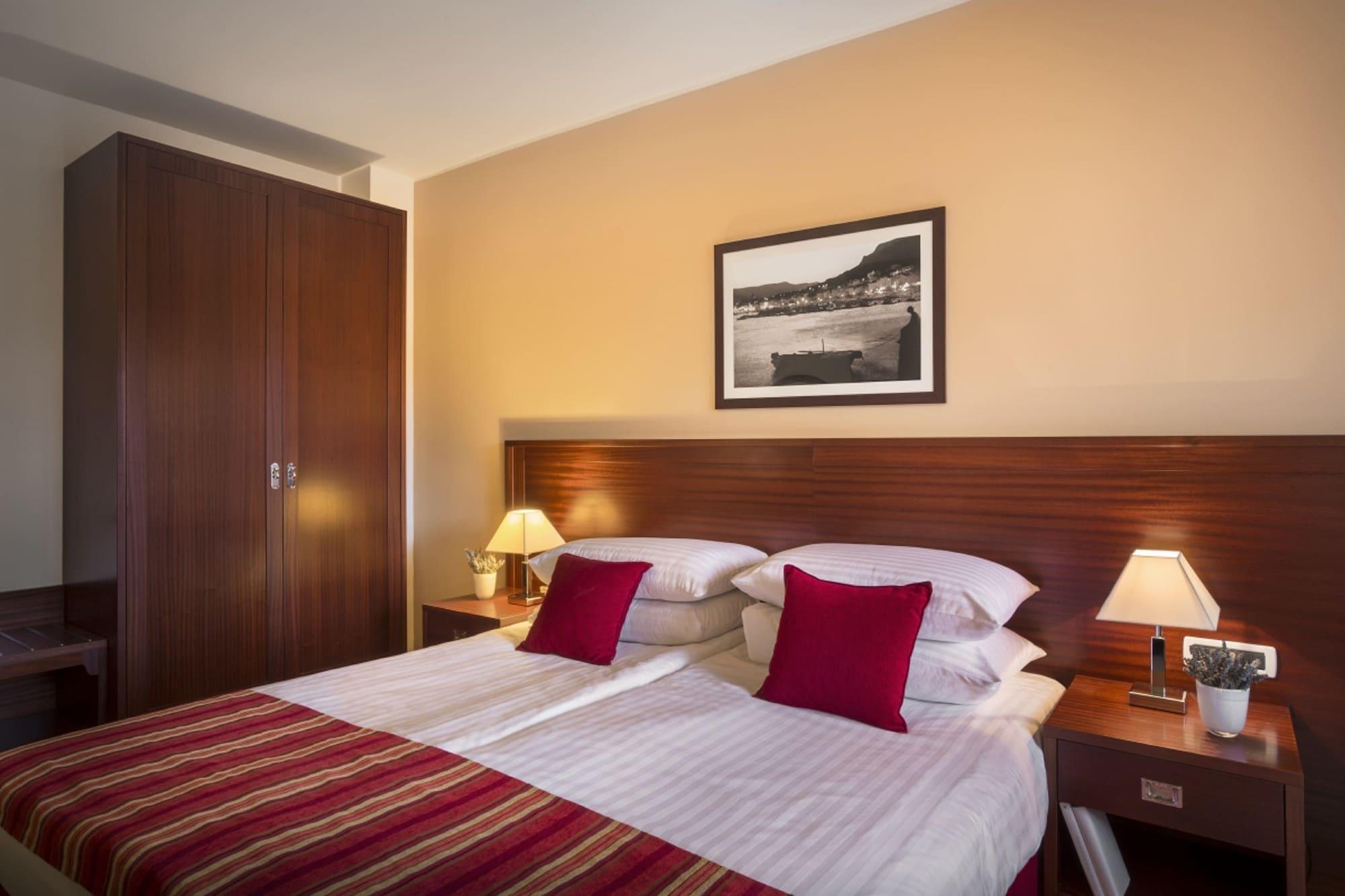 Valamar Atrium Residence Baška Extérieur photo